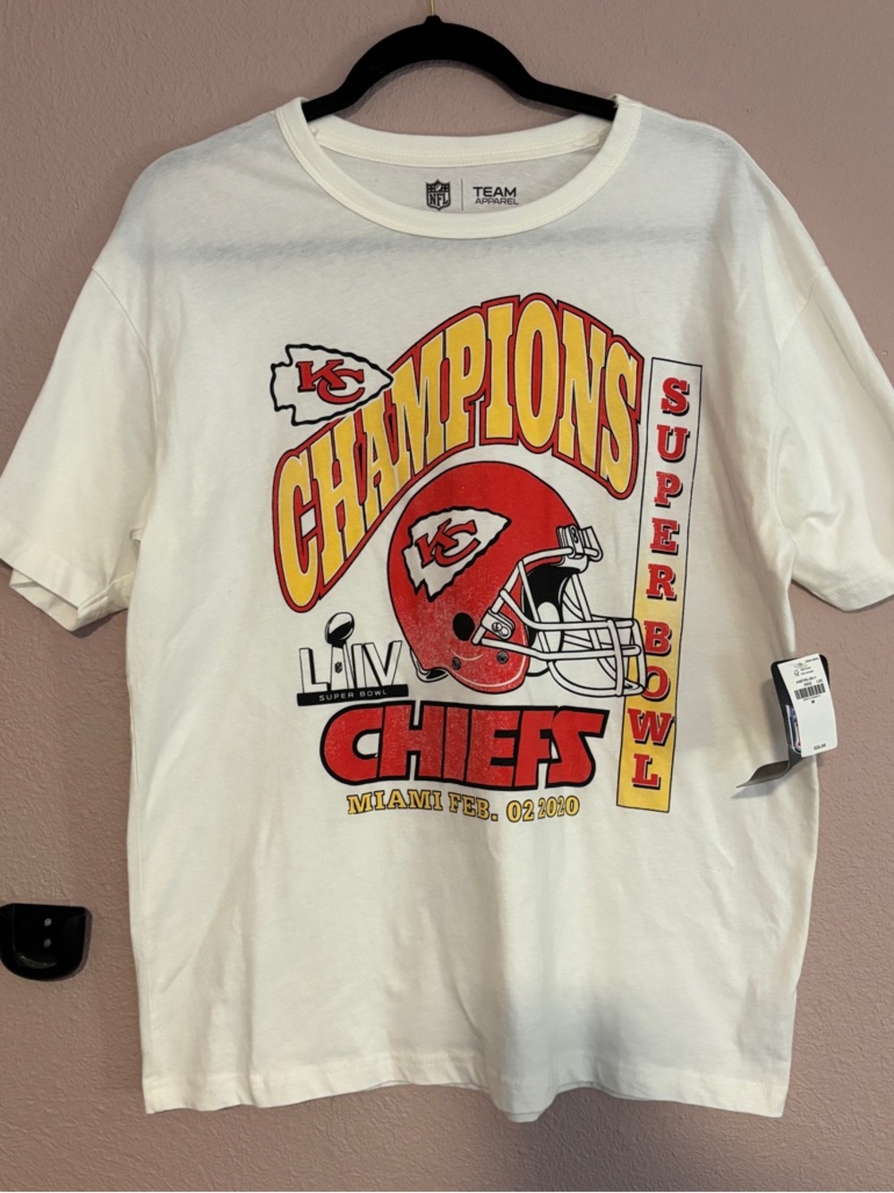 4 Kansas City Chiefs / Royals Shirts For The Price Of One! - Size Large